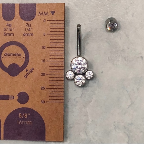 Anatometal 14G Titanium Navel Tri-Cluster CZ Stone - Picture 2 of 5